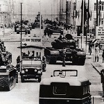 Chars américains et soviétiques face à face à Checkpoint Charlie le 25 octobre 1961